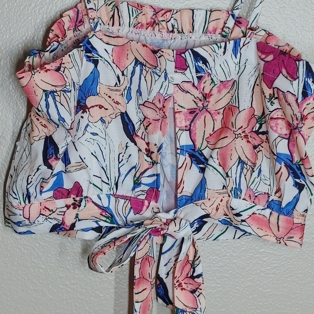 NWOT L'Atiste Floral Tie Back Crop Top Small - Picture 4 of 10